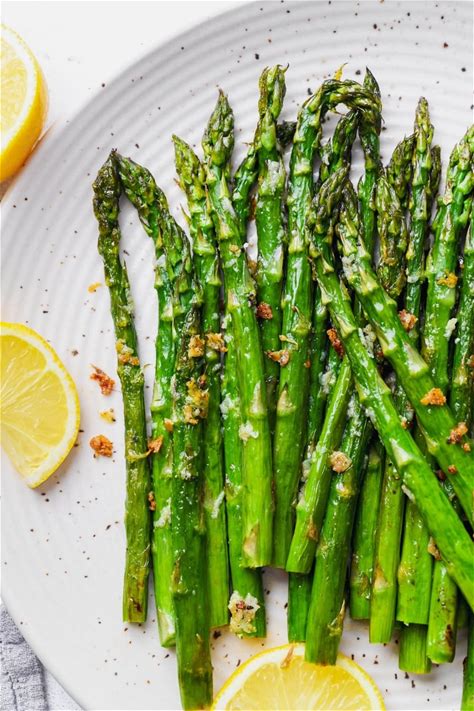 Lemon Garlic Roasted Asparagus